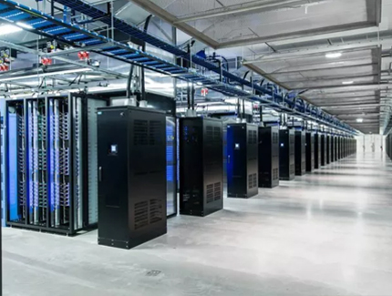 Efficiëntie mogelijk maken: Anderson-connectoren in kleine en middelgrote datacenters